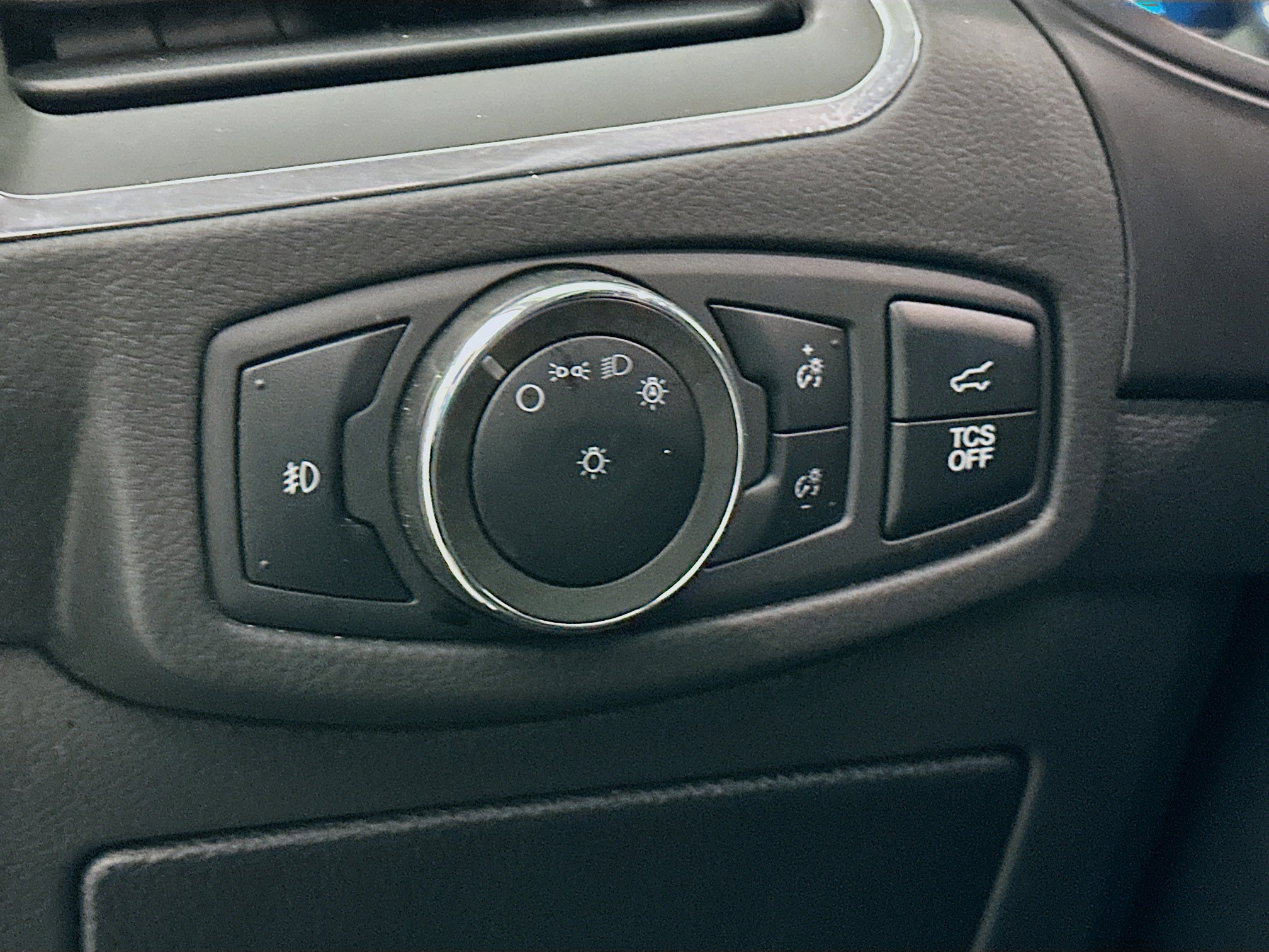 Used 2024 Ford Edge Titanium image 16