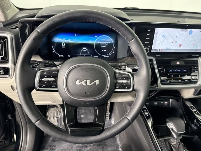 Used 2023 Kia Sorento SX AWD/4WD image 11