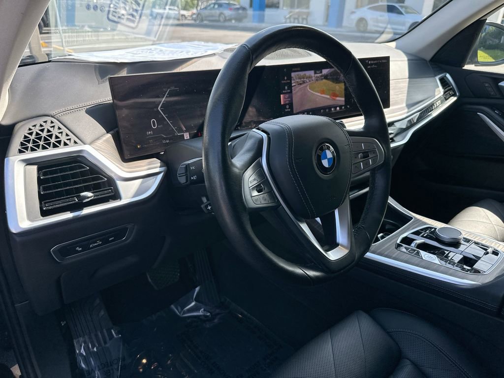 Used 2024 BMW X7 xDrive40i AWD/4WD image 9