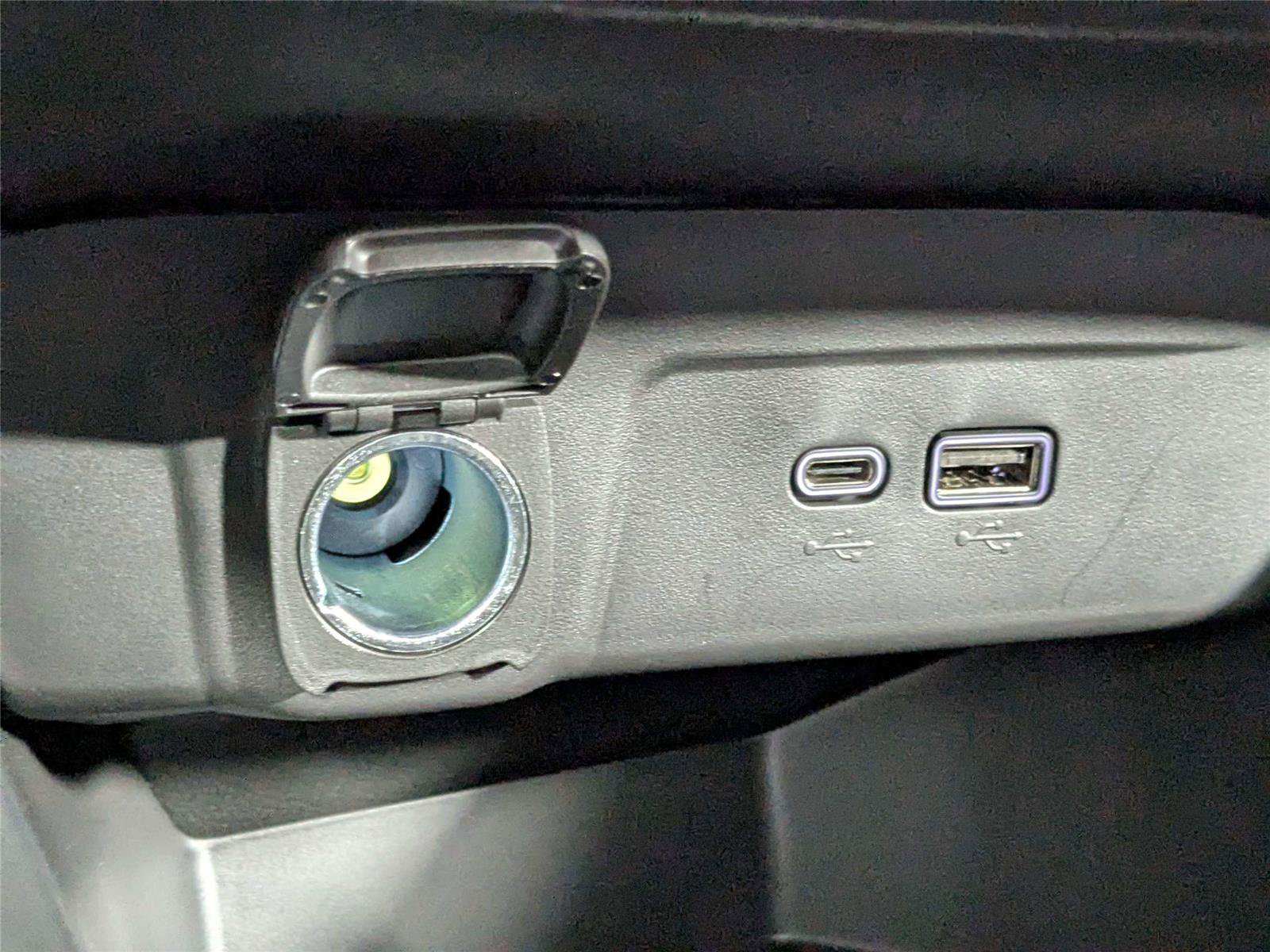 Used 2024 Chevrolet Trax RS w/ Driver Confidence Package image 25