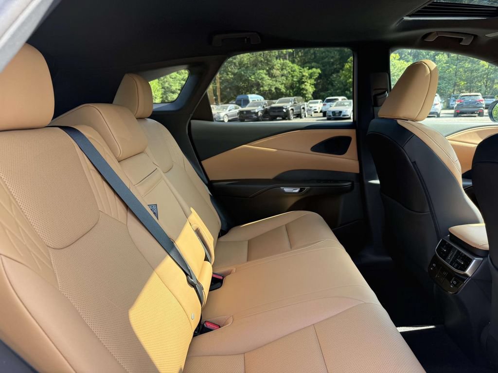 Used 2025 Lexus RX 350 Premium w/ Accessory Package AWD/4WD image 17