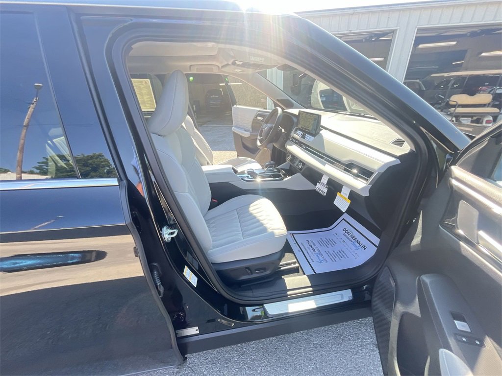 New 2025 Mitsubishi Outlander AWD image 25