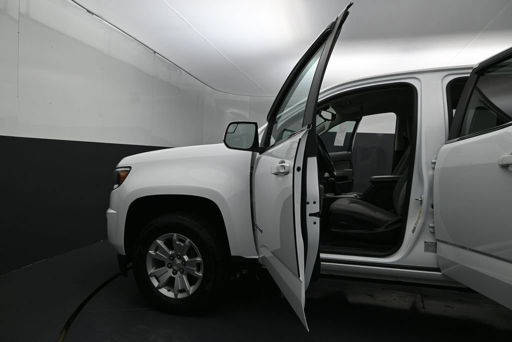 Used 2017 Chevrolet Colorado LT w/ LT Convenience Package RWD image 13