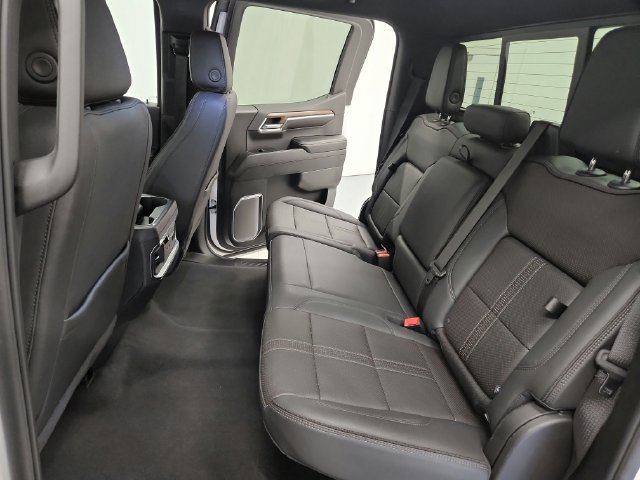 Used 2024 Chevrolet Silverado 1500 High Country w/ High Country Premium Package AWD/4WD image 27