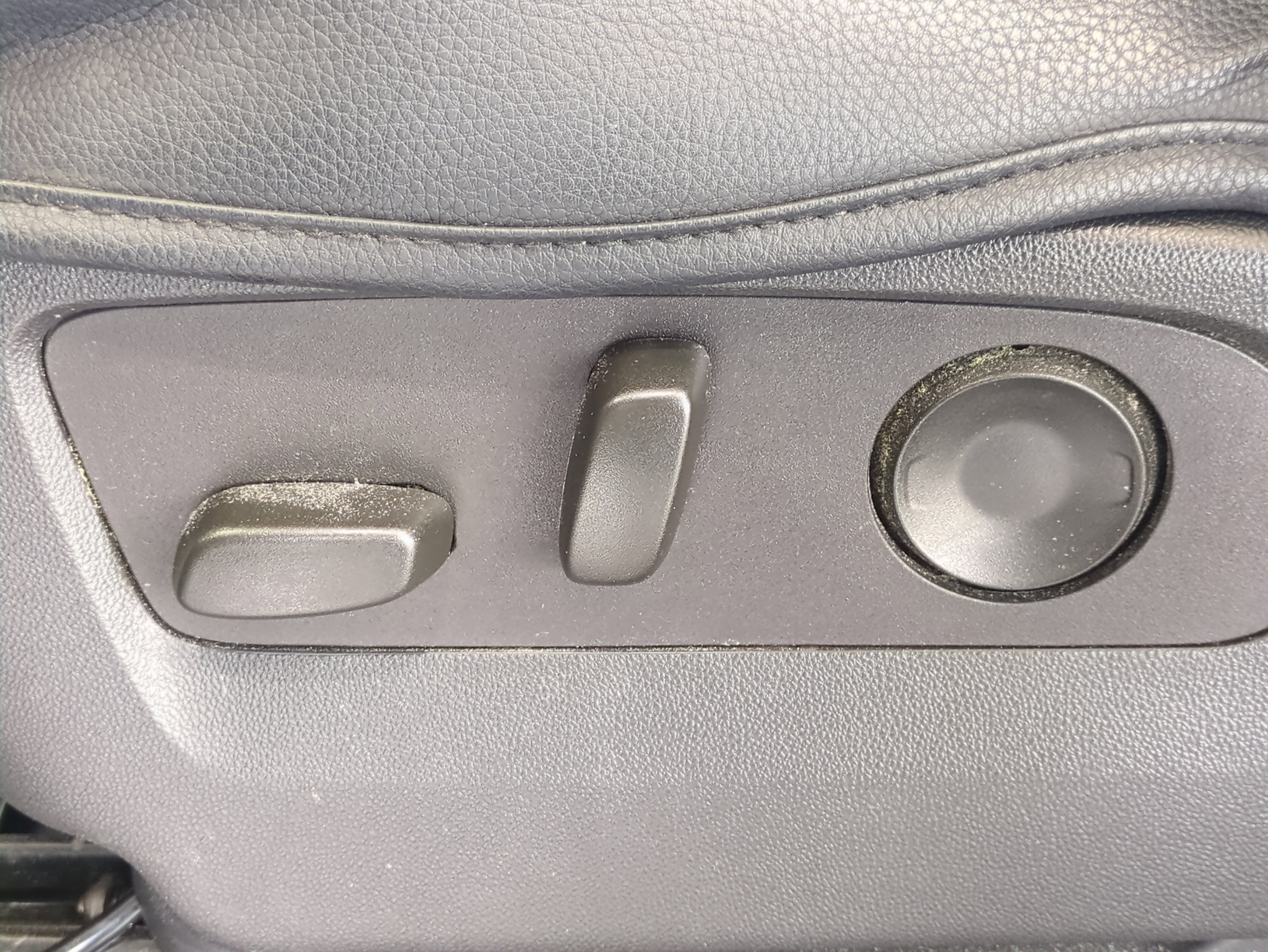 Used 2023 Chevrolet Silverado 1500 Custom image 20