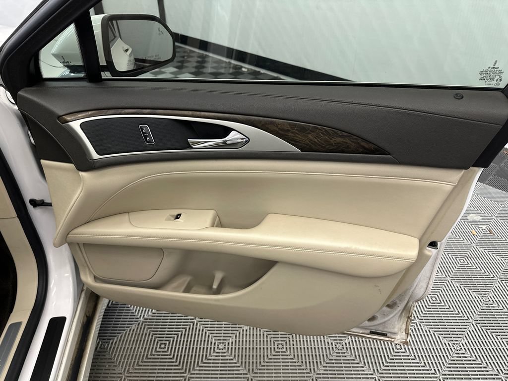 Used 2017 Lincoln MKZ Reserve FWD image 16