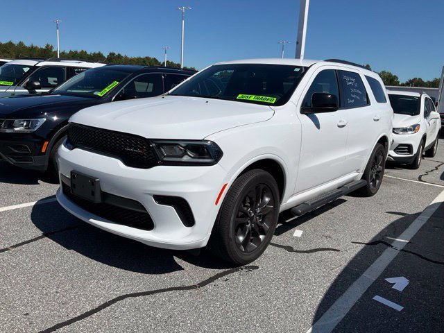 Used 2023 Dodge Durango SXT w/ SXT Blacktop Group AWD/4WD image 3