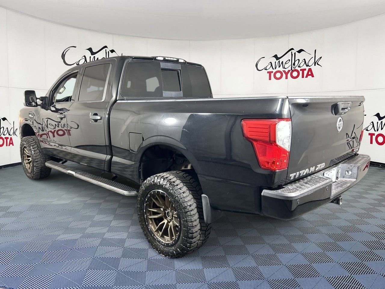 Used 2016 Nissan Titan SV image 5
