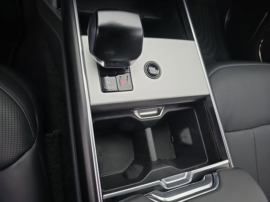 New 2025 Land Rover Range Rover SV image 26