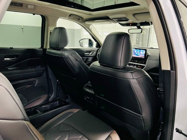 New 2026 Nissan Pathfinder Platinum image 34