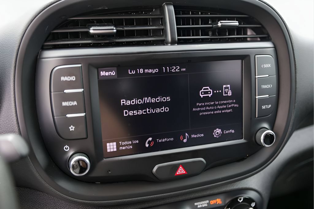 Used 2023 Kia Soul LX w/ LX Technology Package FWD image 19