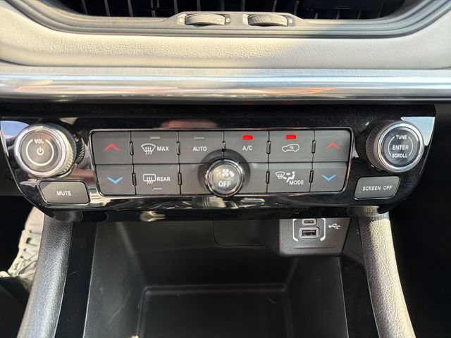 Used 2023 Jeep Compass Limited AWD/4WD image 19