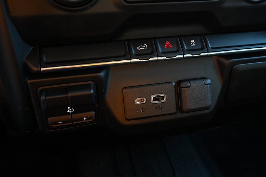 Used 2022 Chevrolet Silverado 2500 Custom w/ Custom Value Package image 34