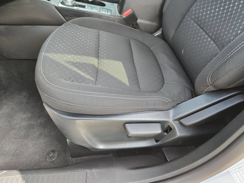Used 2025 Ford Escape Active AWD/4WD image 15