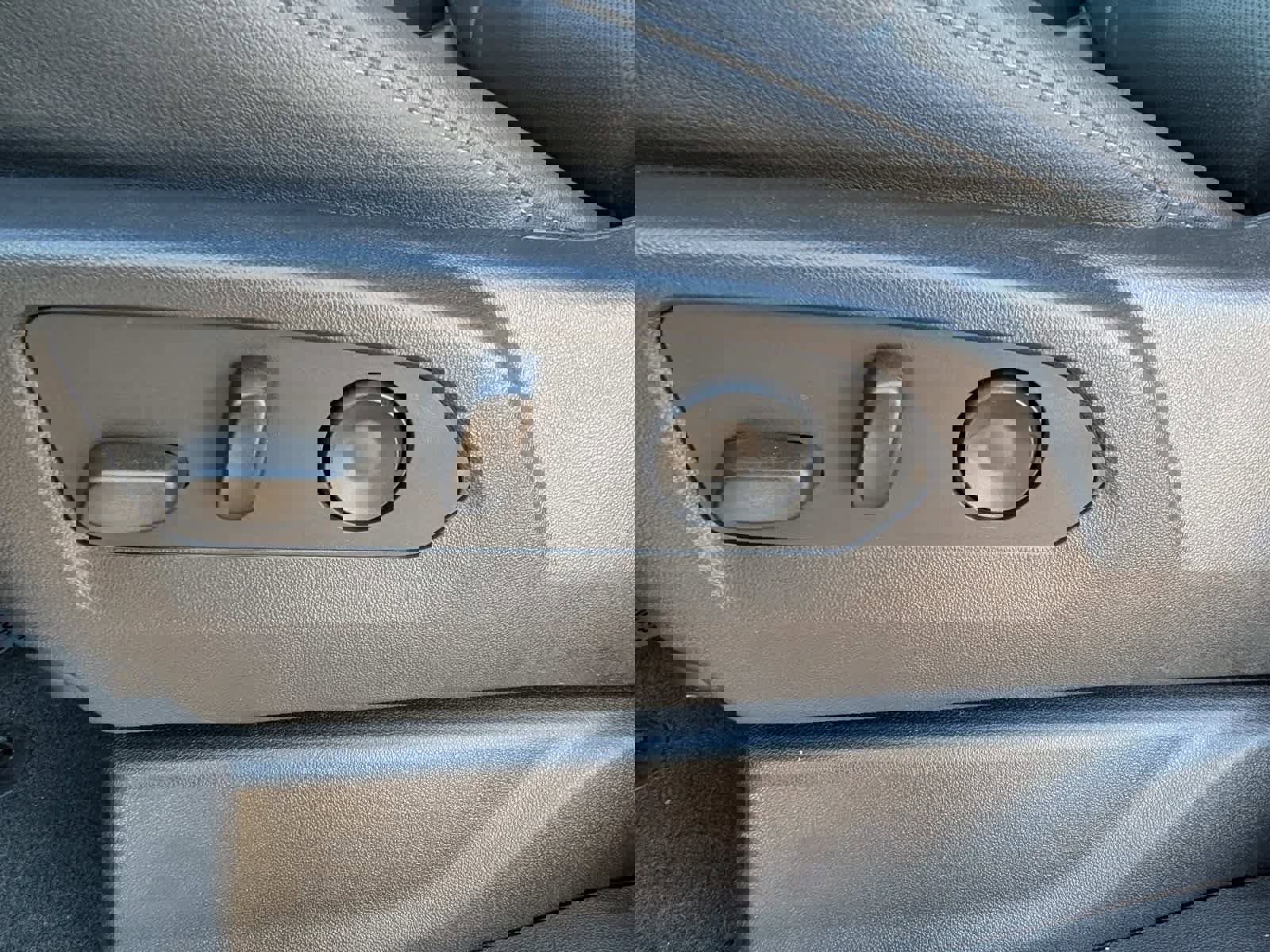 Used 2024 GMC Sierra 3500 SLT w/ SLT Premium Package image 21