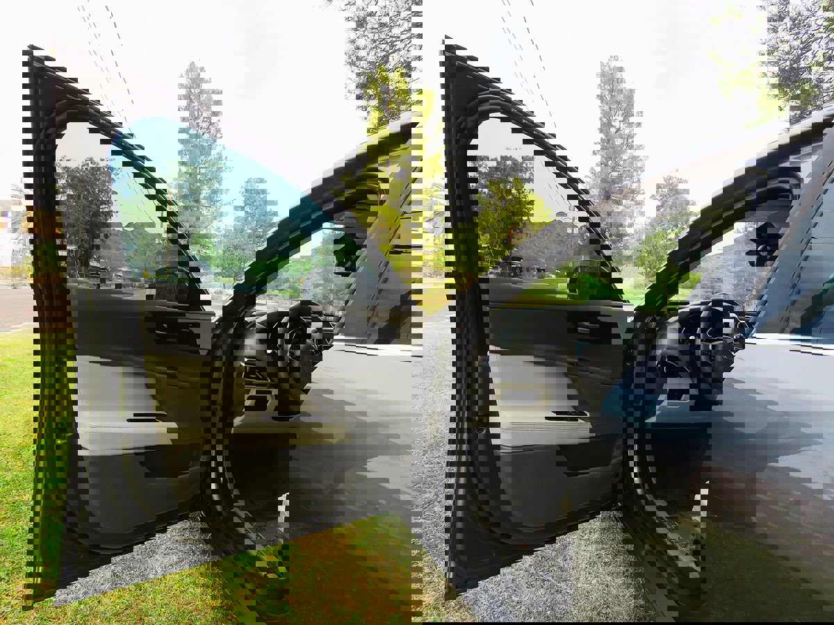 Used 2018 Jaguar XE Prestige image 20