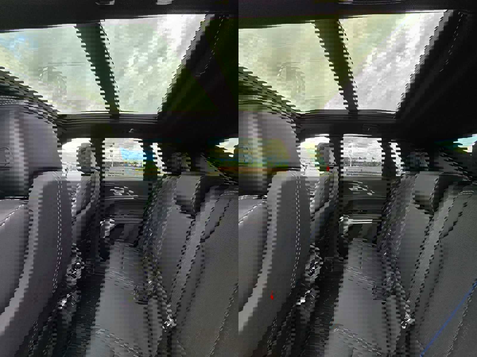 New 2024 Cadillac Lyriq Sport RWD image 21