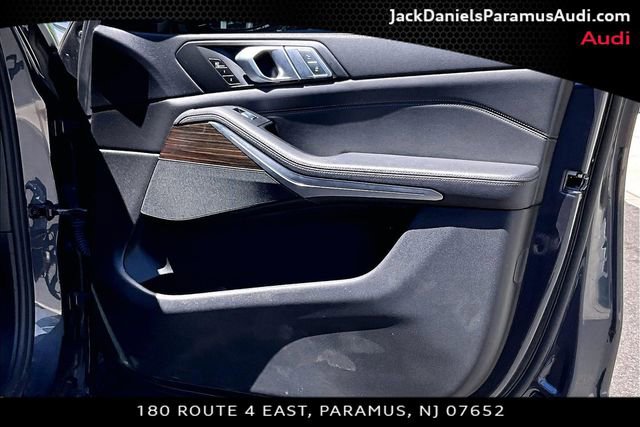 Used 2020 BMW X7 xDrive40i AWD/4WD image 16