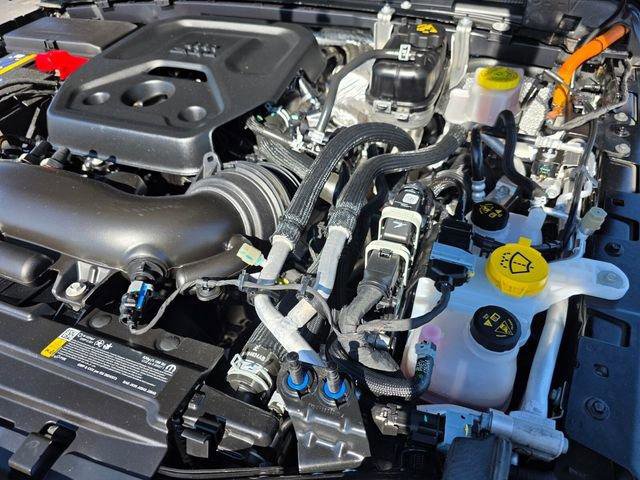 Used 2025 Jeep Wrangler Sahara AWD/4WD image 20