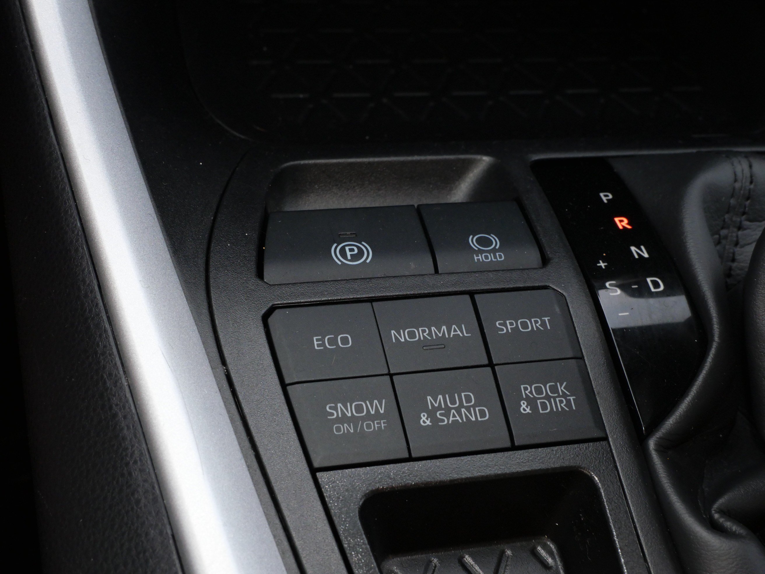 Certified 2025 Toyota RAV4 LE AWD/4WD image 28