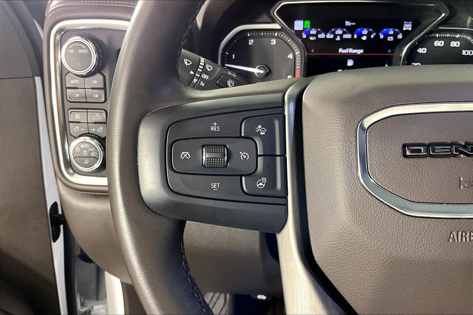 Certified 2022 GMC Sierra 2500 Denali w/ Denali Ultimate Package AWD/4WD image 23