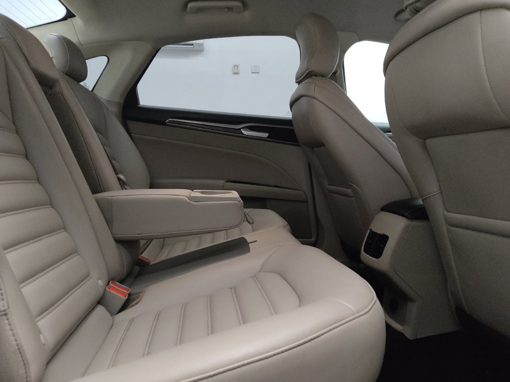 Used 2019 Ford Fusion SEL FWD image 19