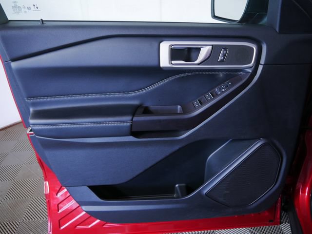 Certified 2020 Ford Explorer XLT w/ Equipment Group 202A AWD/4WD image 17