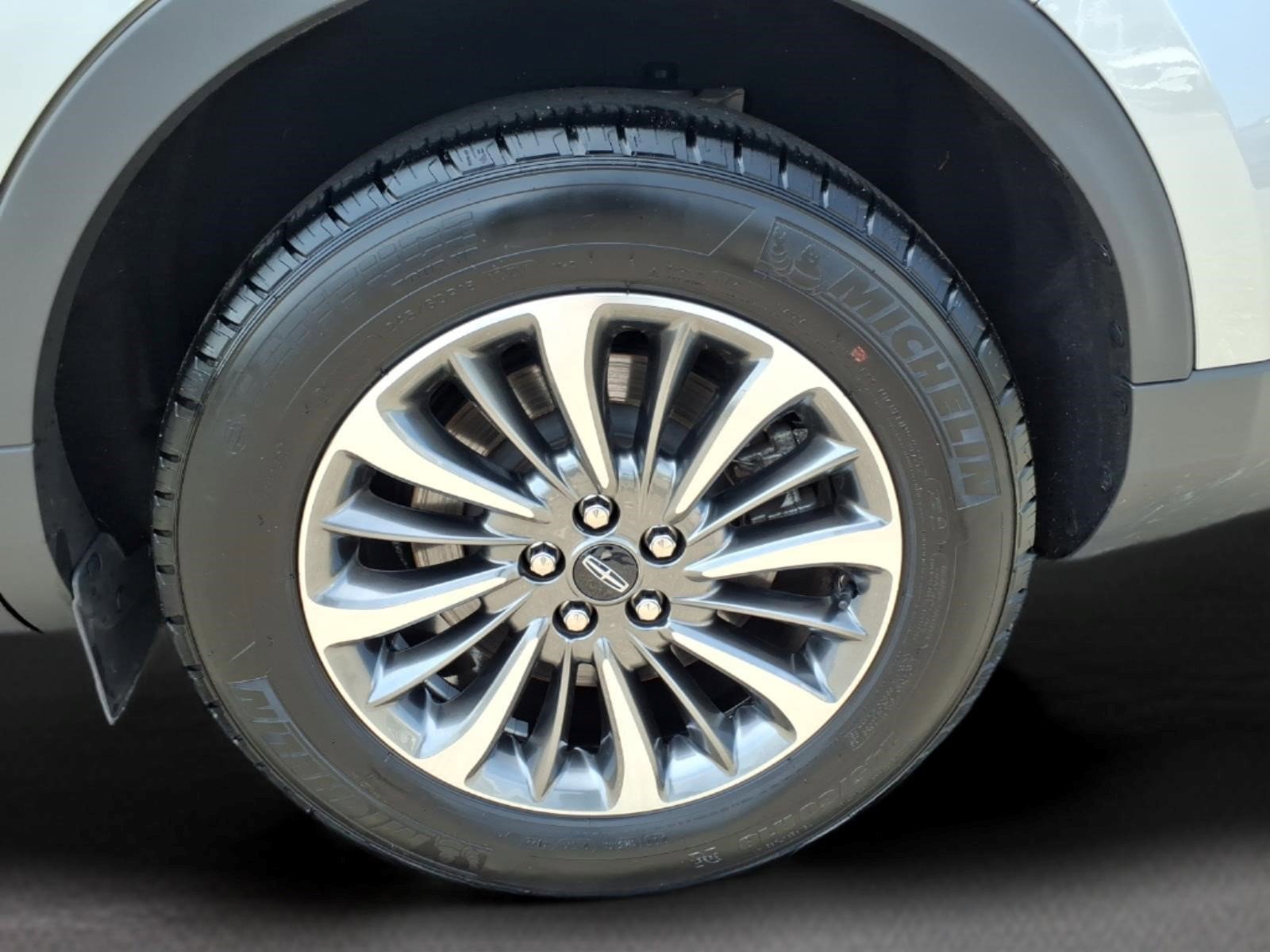 Certified 2023 Lincoln Nautilus Reserve AWD/4WD image 18