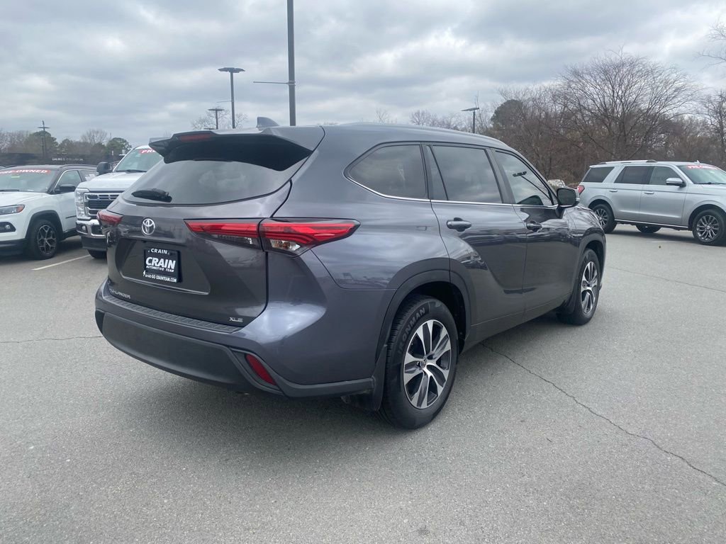Used 2023 Toyota Highlander XLE image 7