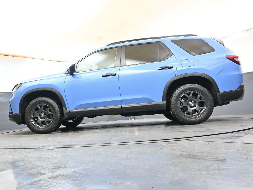 Used 2025 Honda Pilot TrailSport image 31