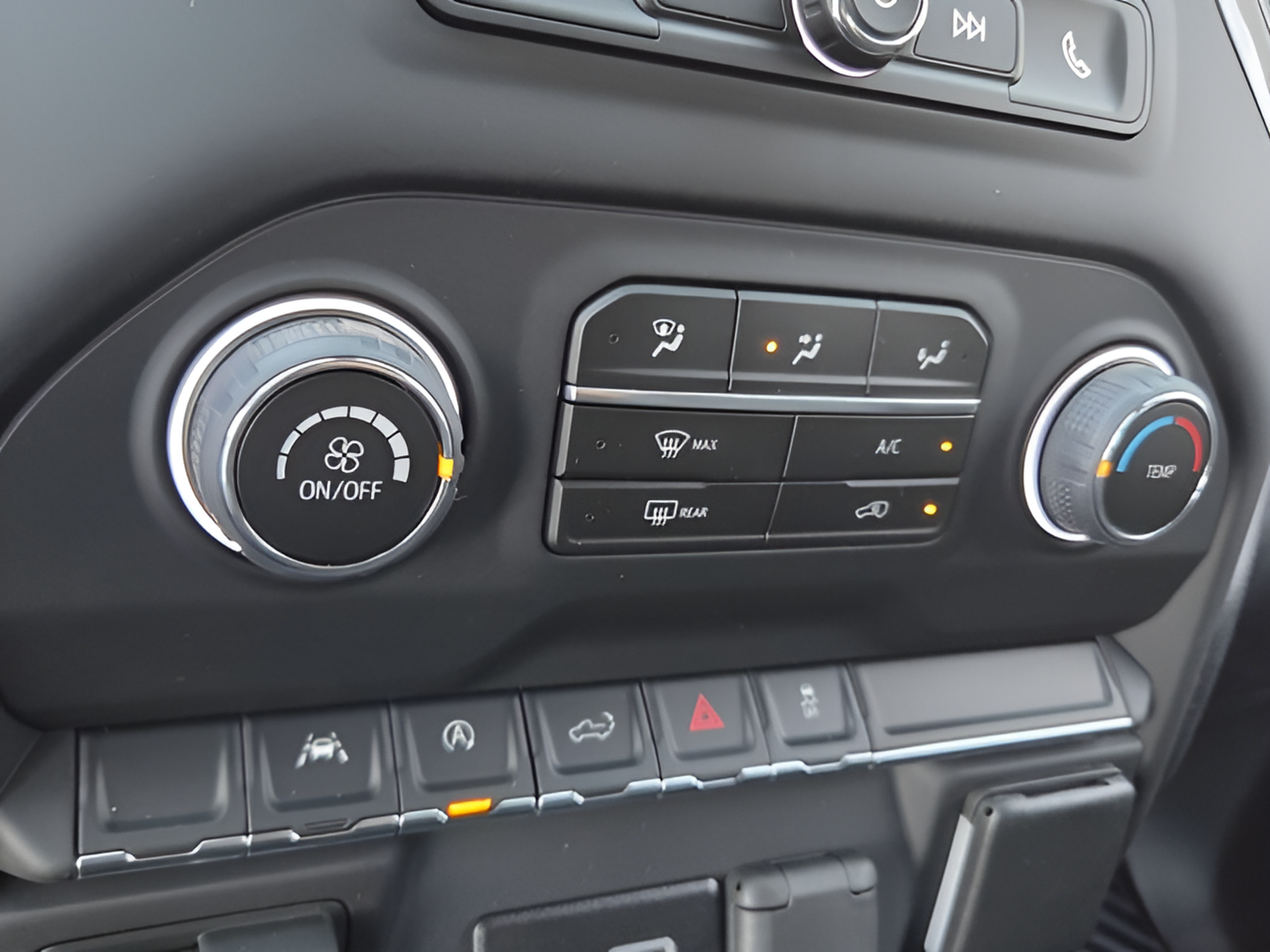 New 2026 Chevrolet Silverado 1500 Custom AWD/4WD image 25
