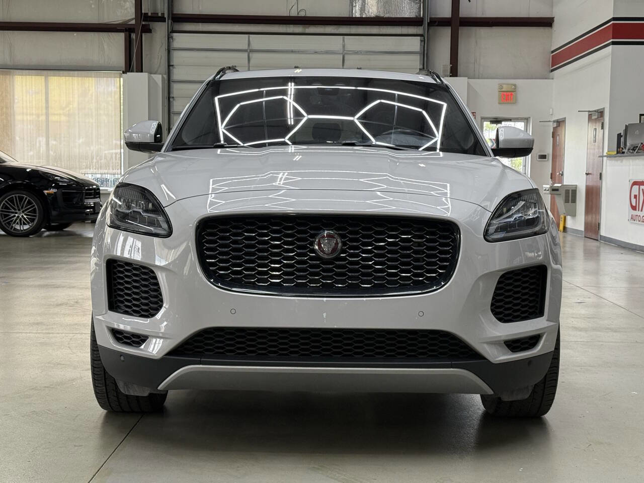 Used 2019 Jaguar E-PACE SE image 4