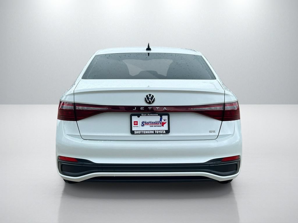 Used 2025 Volkswagen Jetta SE FWD image 6
