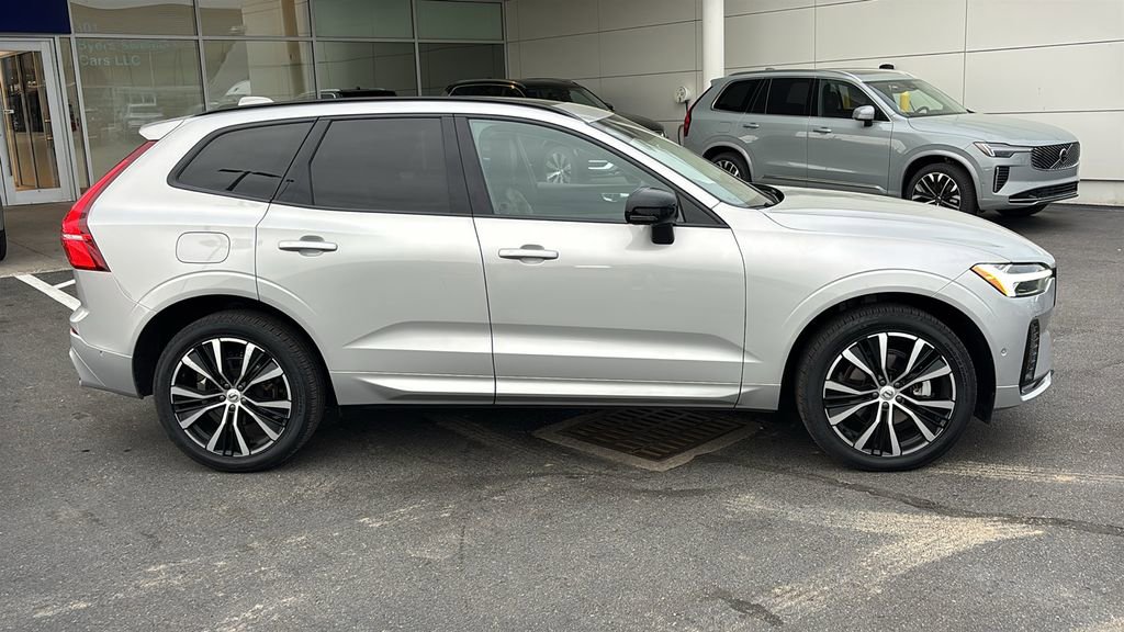 Certified 2025 Volvo XC60 B5 Plus AWD/4WD image 28