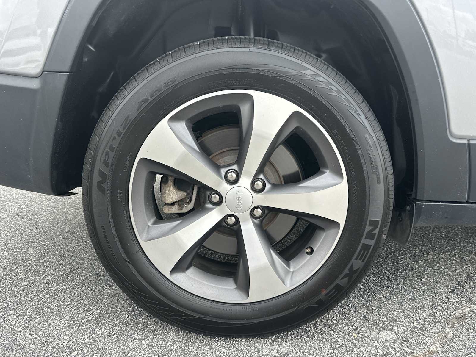 Used 2021 Jeep Cherokee Limited image 18
