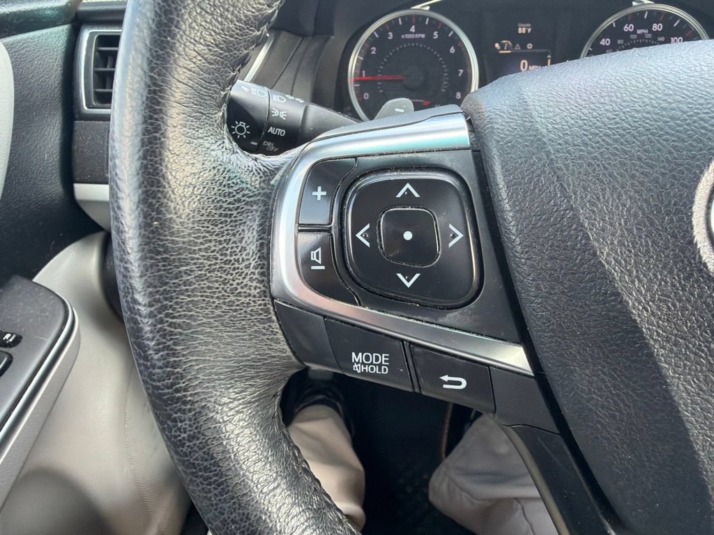 Used 2017 Toyota Camry SE FWD image 17