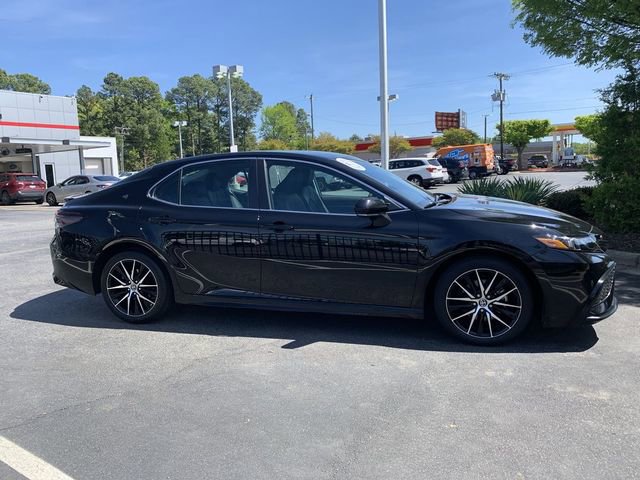 Used 2023 Toyota Camry SE image 9