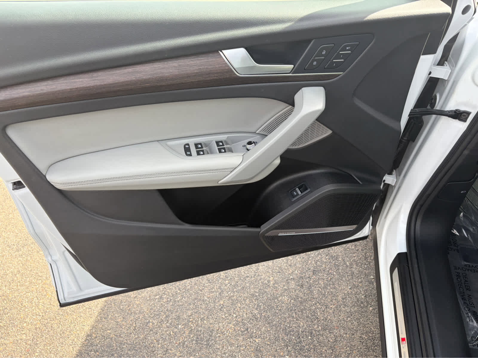 Used 2024 Audi Q5 2.0T Premium Plus w/ Premium Plus Package image 7