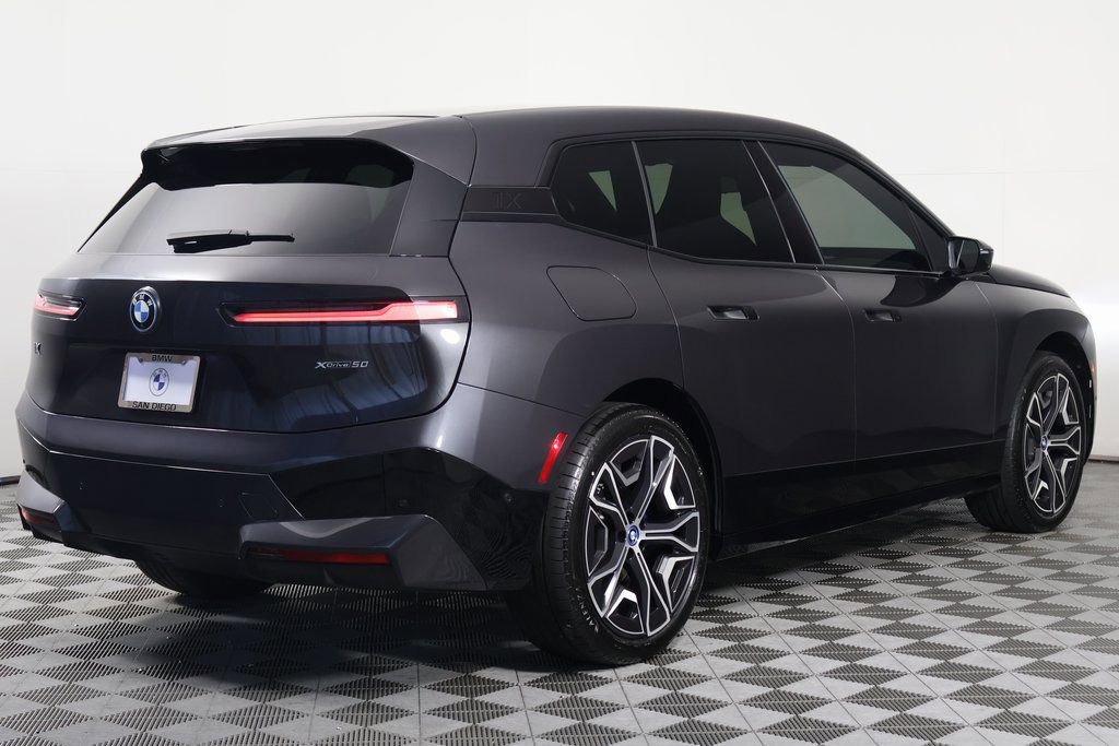 Used 2024 BMW iX xDrive50 w/ Sport Package image 4