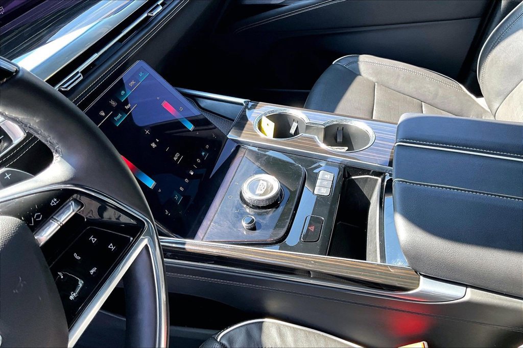 Certified 2026 Cadillac Escalade Luxury AWD/4WD image 18