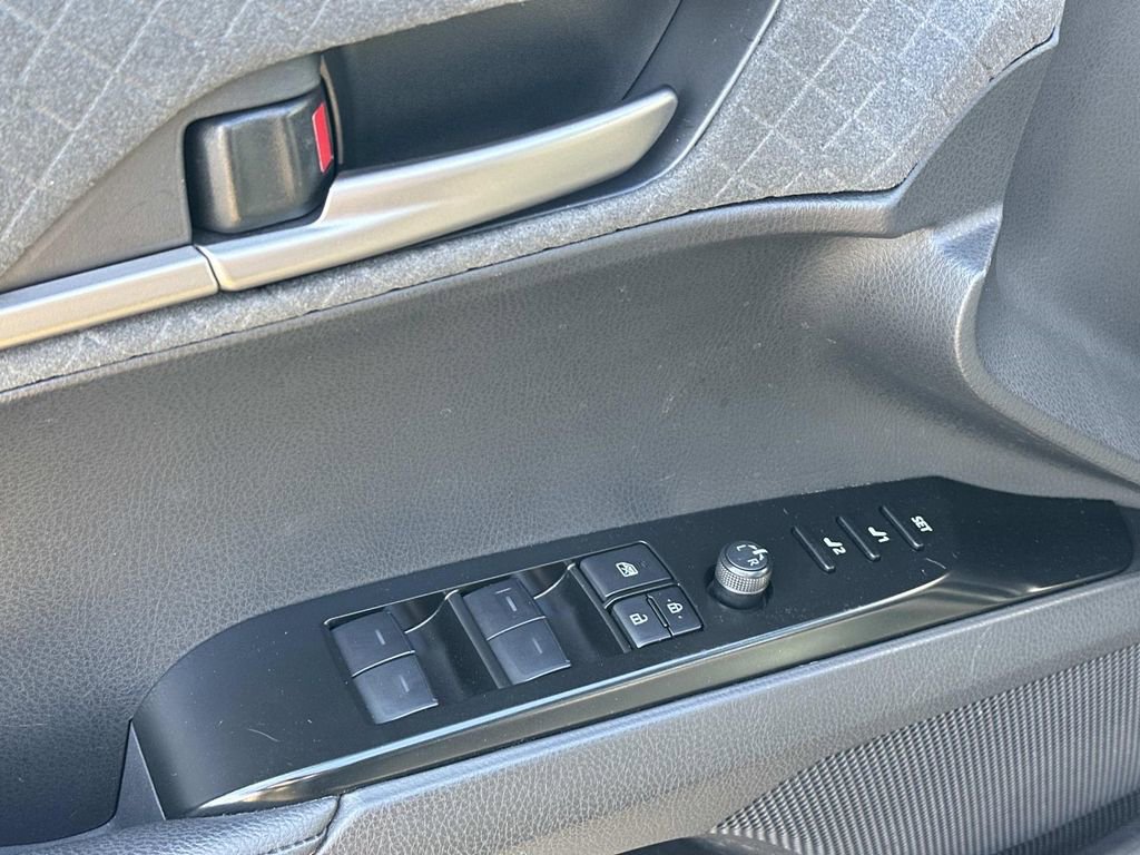 Used 2025 Toyota Camry XLE w/ Premium Plus Package AWD/4WD image 16