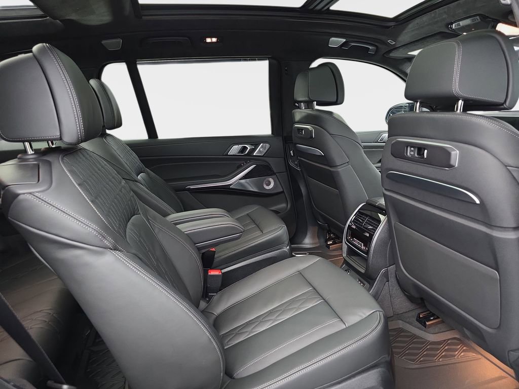 New 2026 BMW X7 M60i image 11