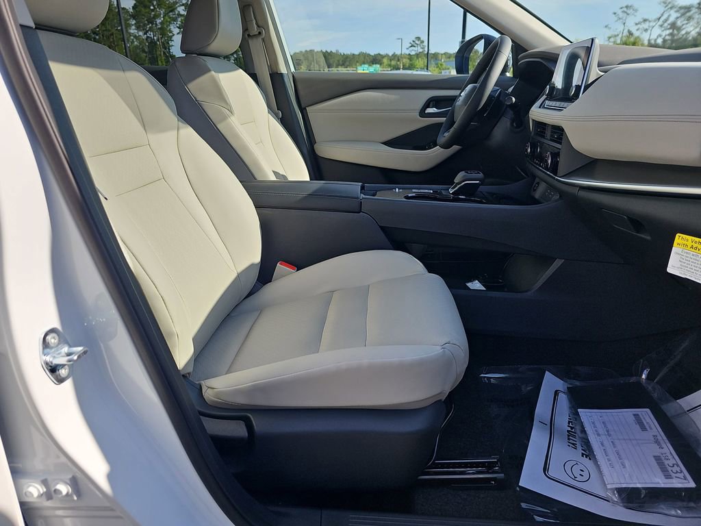New 2026 Nissan Rogue SV FWD image 13