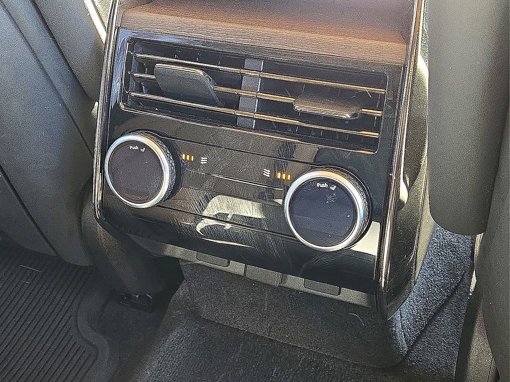 Used 2023 Land Rover Range Rover Sport SE Dynamic image 16