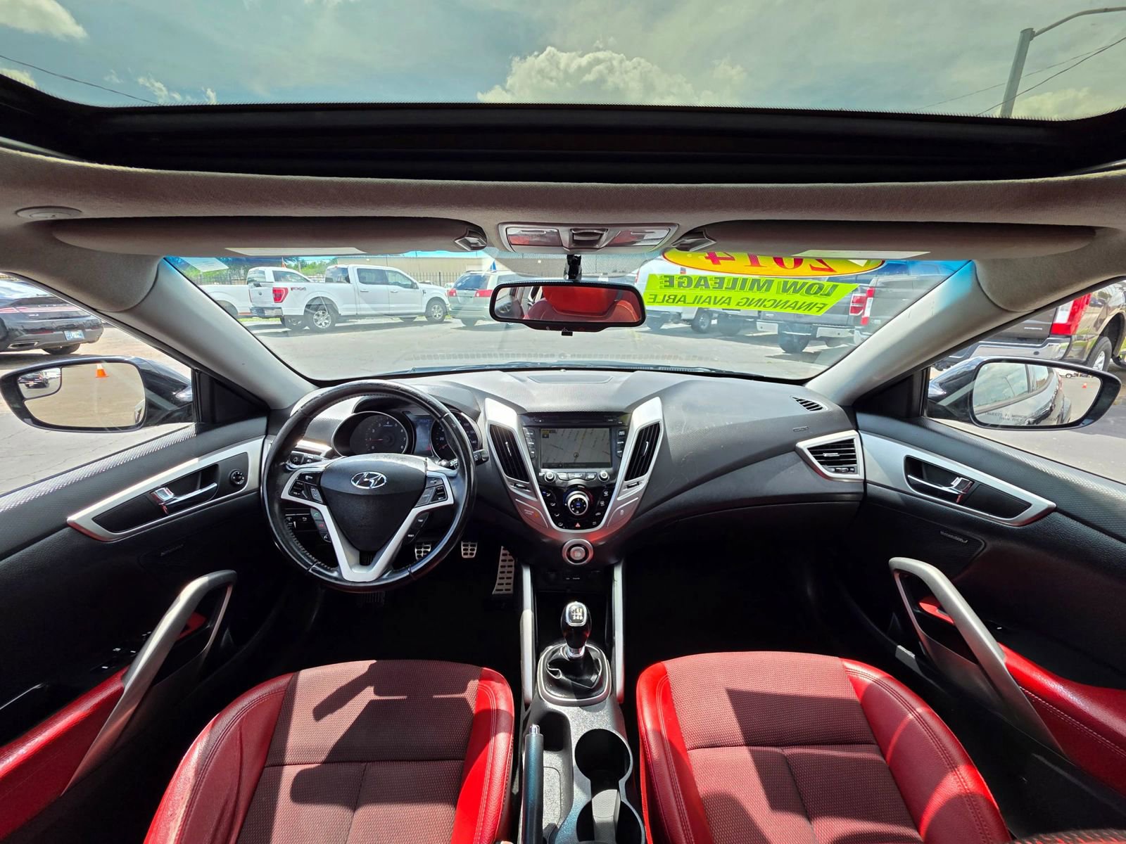 Used 2014 Hyundai Veloster w/ Technology Package 03 FWD image 2
