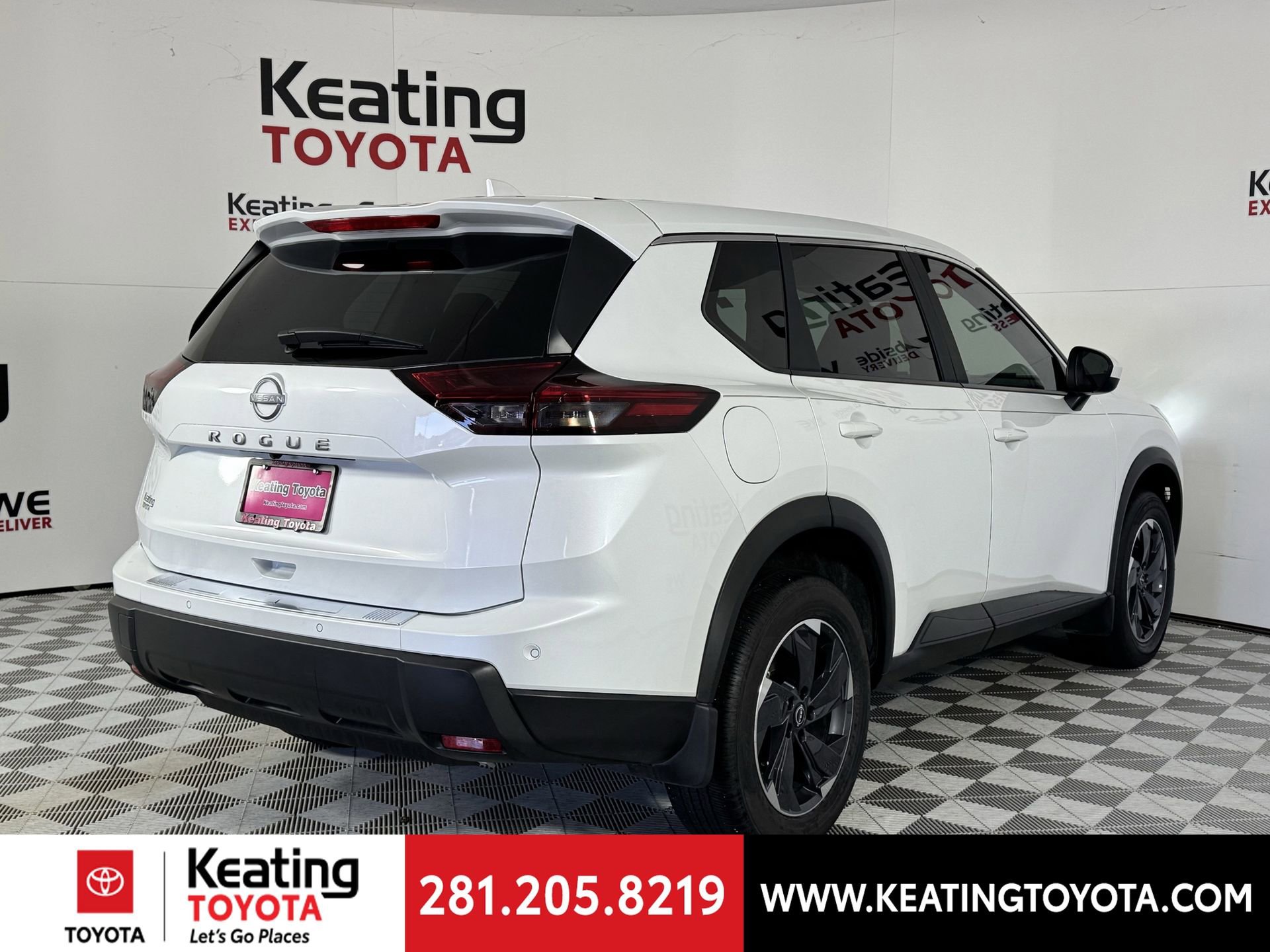 Used 2026 Nissan Rogue SV image 5