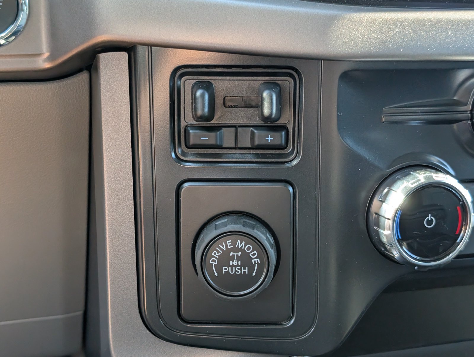 New 2026 Ford F150 XLT w/ Equipment Group 302A MID RWD image 25
