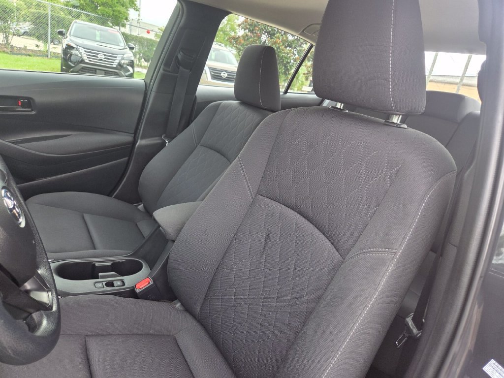 Used 2025 Toyota Corolla LE FWD image 11