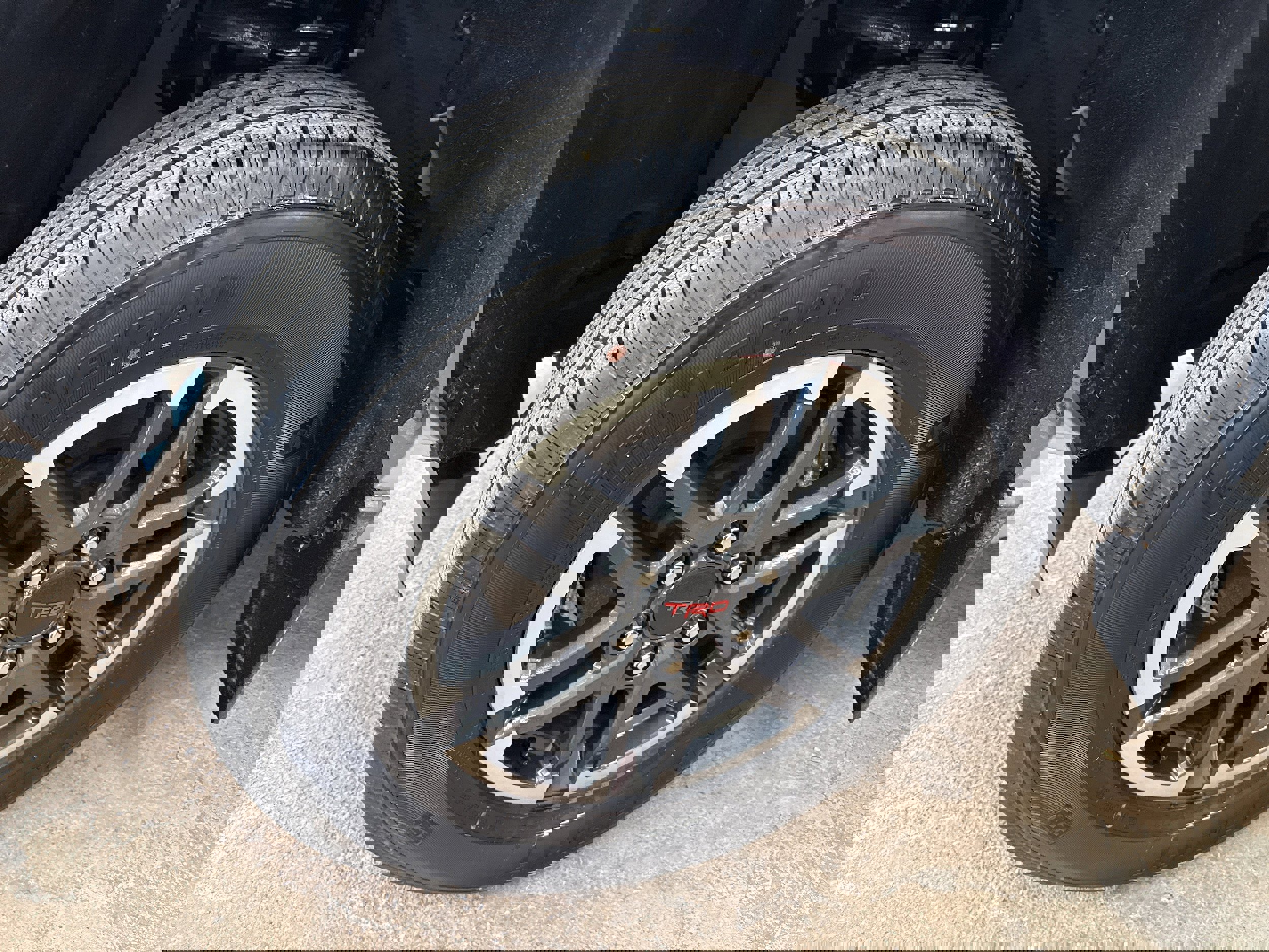 Used 2024 Toyota Tacoma TRD Sport w/ TRD Sport Premium Package image 4