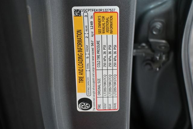 Used 2024 Chevrolet Colorado ZR2 w/ Technology Package image 30